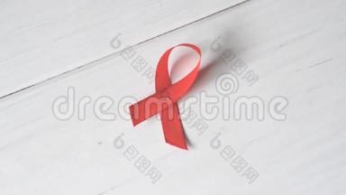 国际抗艾日，HIV，白底红丝带.. 与艾滋病毒患者团结的迹象